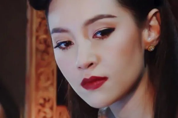 泰国十大人气女明星排行榜:李海娜上榜,第三乃“人间芭比”