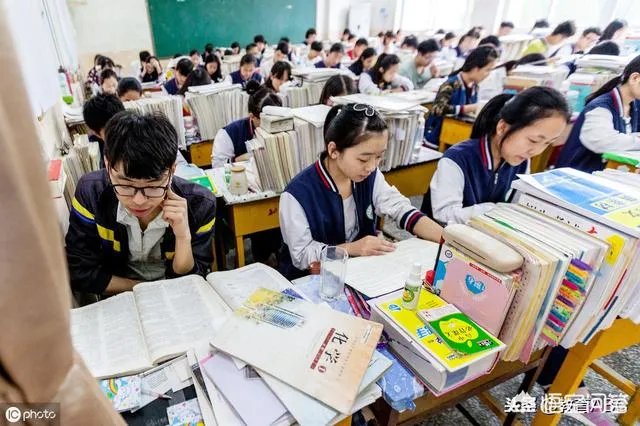高三了,新换的数学老师讲课不太听得懂,不适应这个数学老师,高三是关键一年,怎么办?