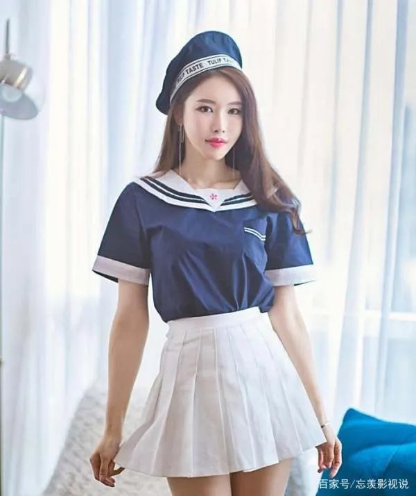 三十五岁韩国美熟女突然走红，丰满身材让韩国网友欲罢不能，你怎么看？