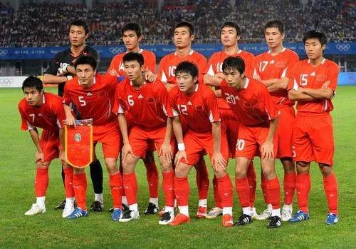 国足0-3不敌澳大利亚,你如何看待此事?