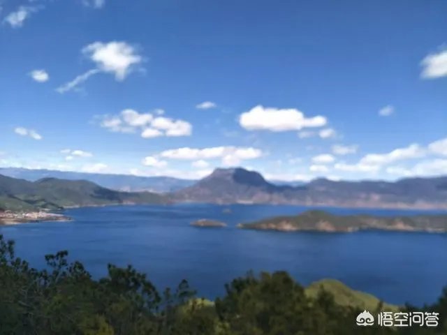 如何看待游客将吉普车开进大理洱海里面拍照,被罚2500元这件事?