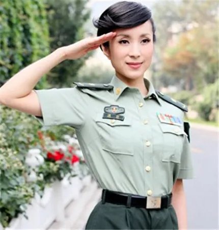 汤灿老公图片疑曝光 其昔日旧情大揭秘