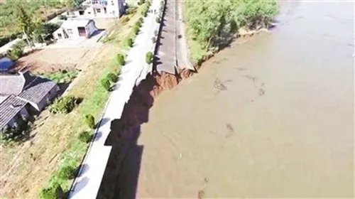 长江发生江堤坍塌一片哗然     绝处逢生的村民该何去何从？