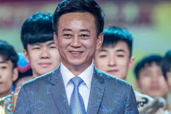 朱军暴瘦近照曝光：身材瘦小好在心情不错