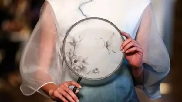 含蓄是什么意思？