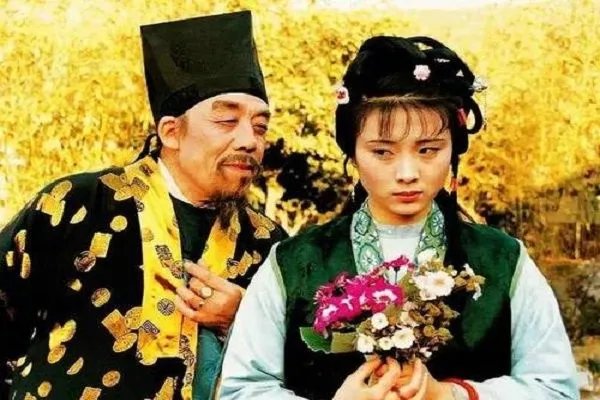 贾赦一开始那么喜欢王熙凤，为什么最后却憎恶她？
