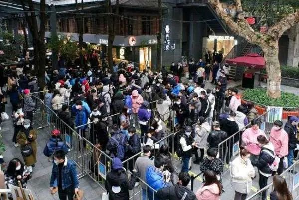 南京茶颜悦色黄牛代购1杯200元,是否过度神化了?