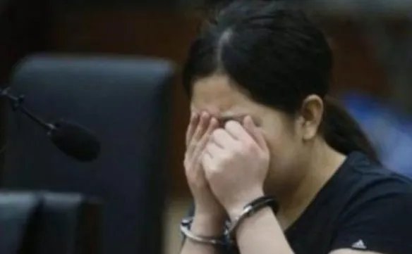 1岁女儿哭闹妈妈将其捂死是怎么回事？