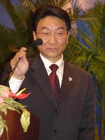 谁是楼世芳?