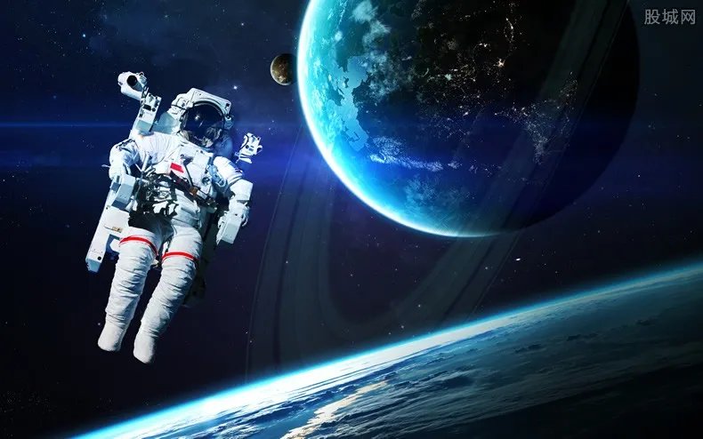 翟志刚几次进入太空？个人资料简介显示什么军衔