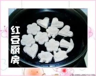 芝麻菱角糕