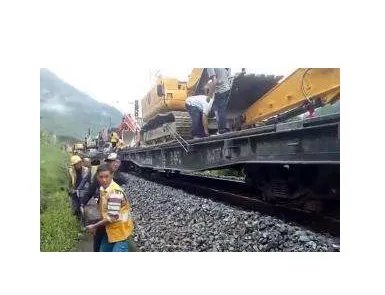 成昆铁路中断行车的原因是什么？