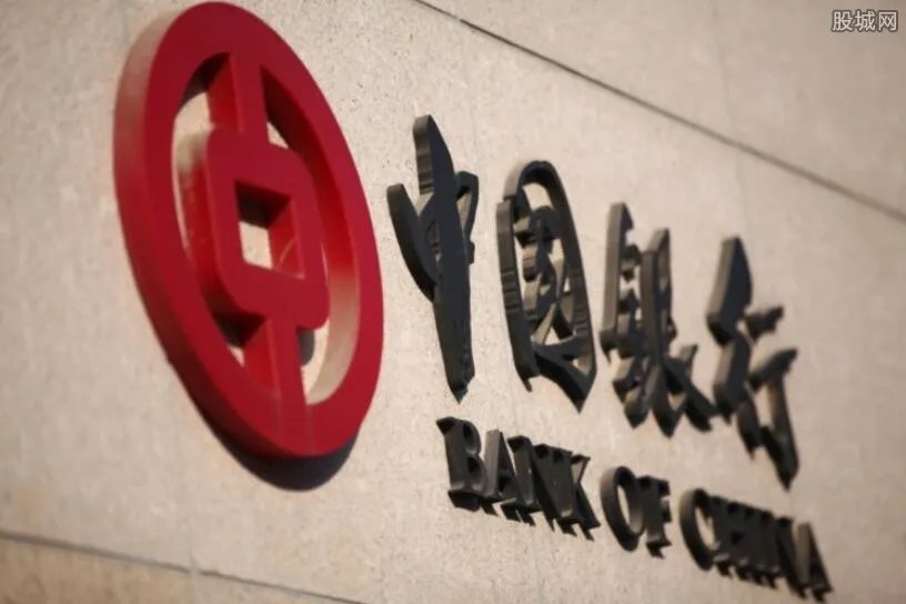 中国银行信用卡客服电话是多少？怎么转人工服务？