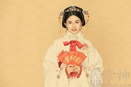 2021年12月15日五行穿衣每日分享，今日穿什么颜色最旺运？