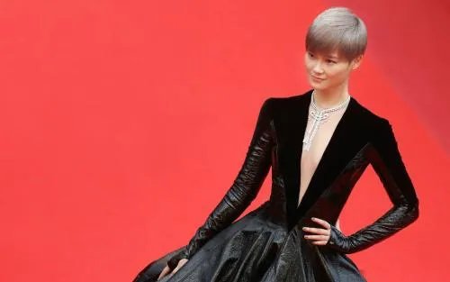 李宇春担任乐队主唱真的是偶然的吗?