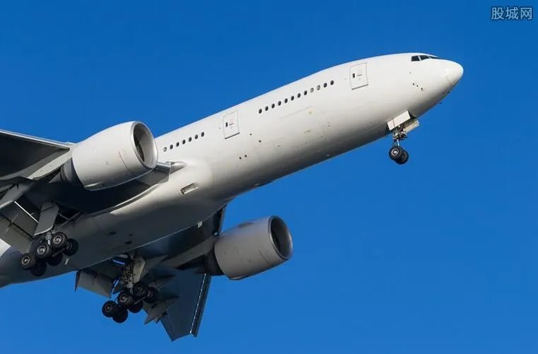 国泰航空股价大跌 市值蒸发百亿！国泰航空命运会怎样