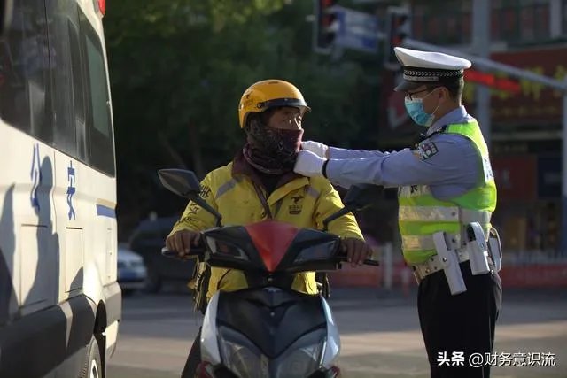 头盔目前价格都在多少钱了?