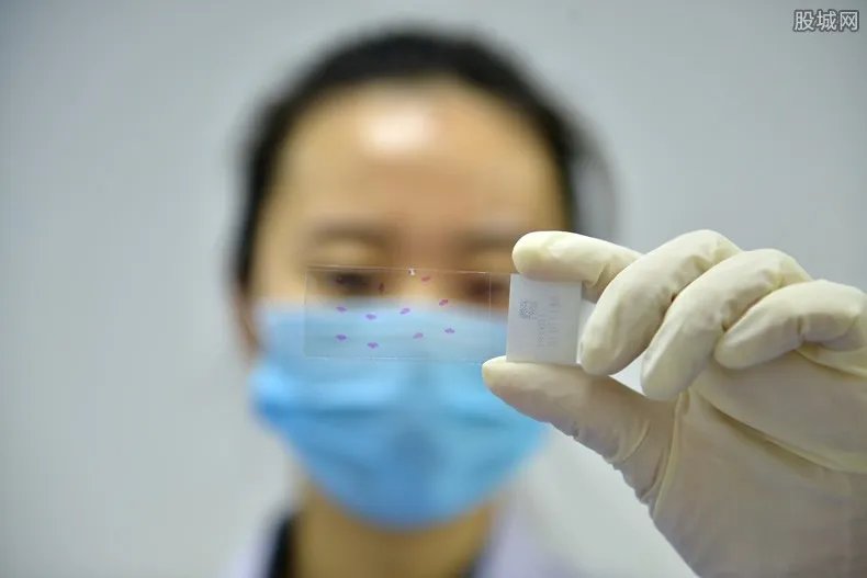 上海同一小区一天测出13个假阳性 核酸检测结果准确性遭质疑
