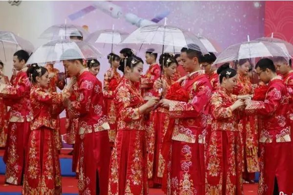 301对航天新人举办集体婚礼,为何网友也想结婚?
