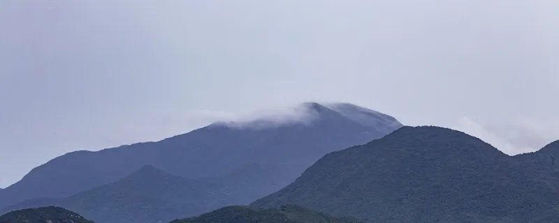 蝴蝶过山门轻舟过重山什么寓意