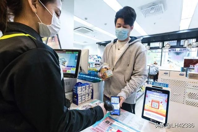 年内超千家银行网点关门意味着什么
