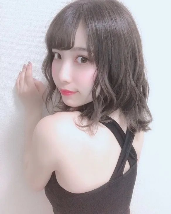 和服下藏着大欧派！正妹纱爱雪白双峰散发浓郁魅力！