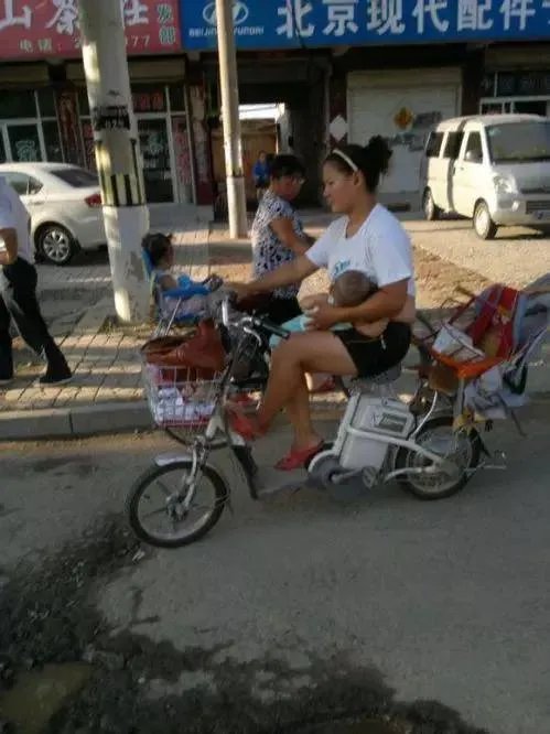 豪放喂奶照来袭,您还能hold住么?