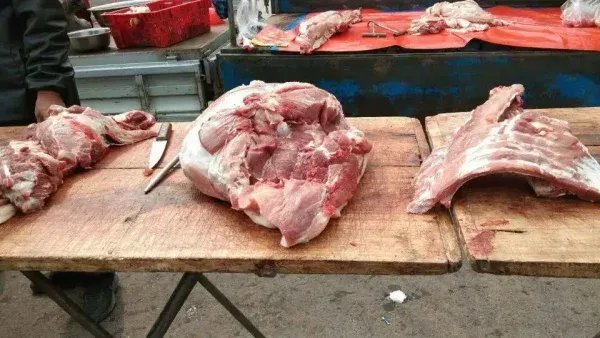男友考上清华猪肉特价?系促销广告