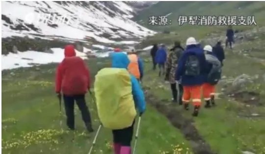 驴友徒步新疆被困：3男3女因暴风雪被困一人严重失温