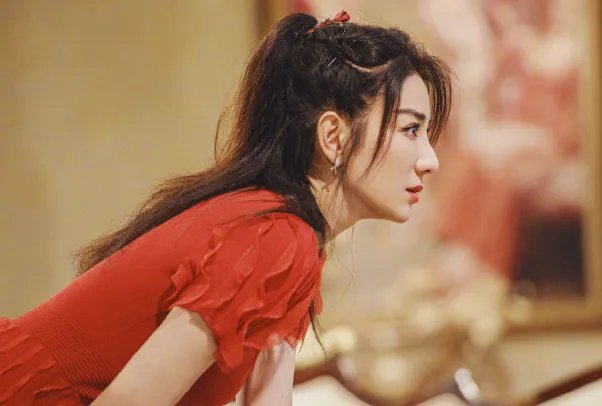 黄奕回应选唐一菲演艾莉,她俩的关系也因此受到影响吗?