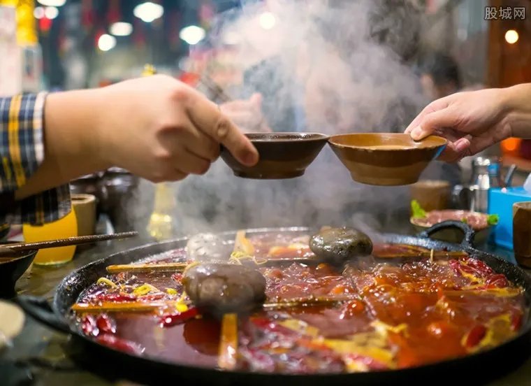 故宫火锅店圣旨 故宫火锅底料卖到128元
