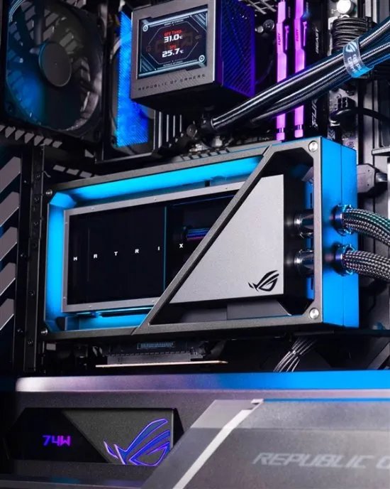 RTX 4090卡皇登场：使用液态金属 被炒到59999元