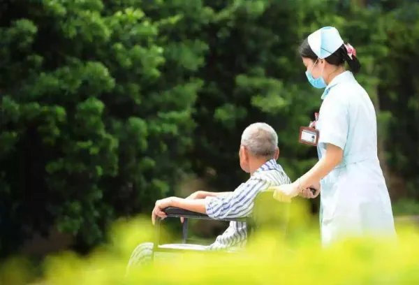 企业职工月人均养老金2900元，你觉得这些钱够养老吗？