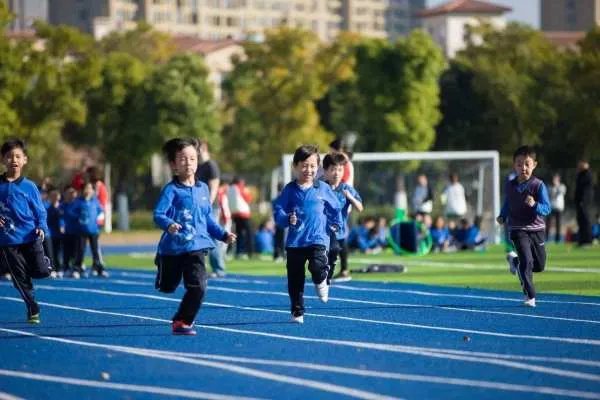 调查发现中小学生的劳动教育脱离了日常，中小学生劳动教育该如何实现呢？