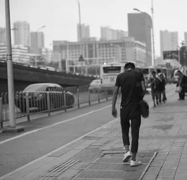 男子为救女友卧底传销是真的吗？