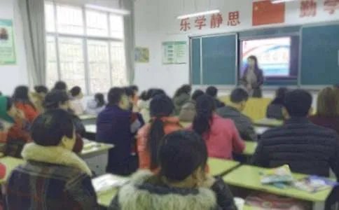 初二家长会班主任的发言稿