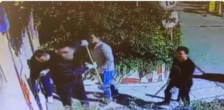 昆明一幼儿园遭持械打砸的原因是什么？