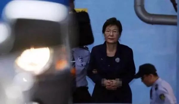 朴槿惠一审判决如何?
