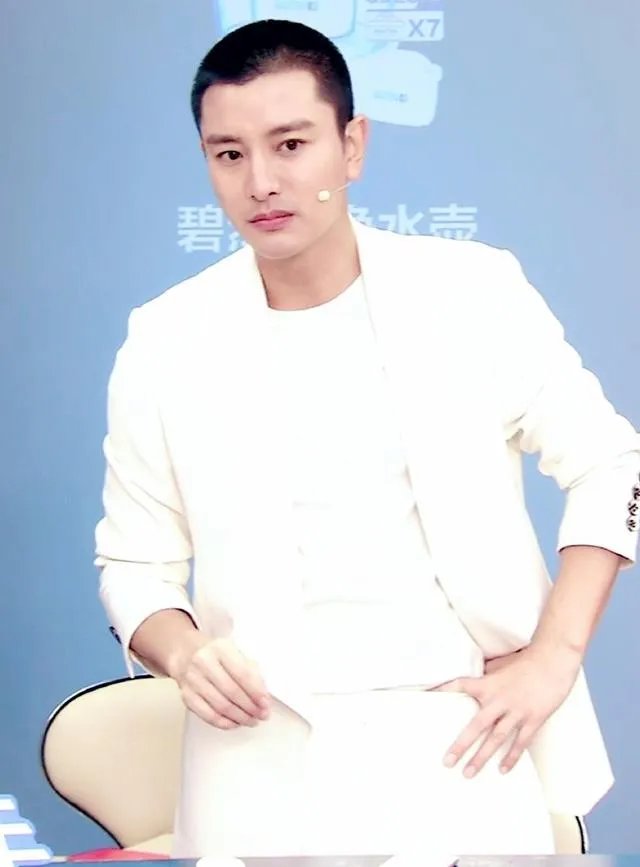 贾乃亮直播带货破亿，你觉得他未来演戏好，还是带货好？