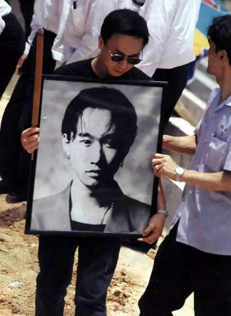 黄贯中纹身变化(竟是一个悲伤的故事)