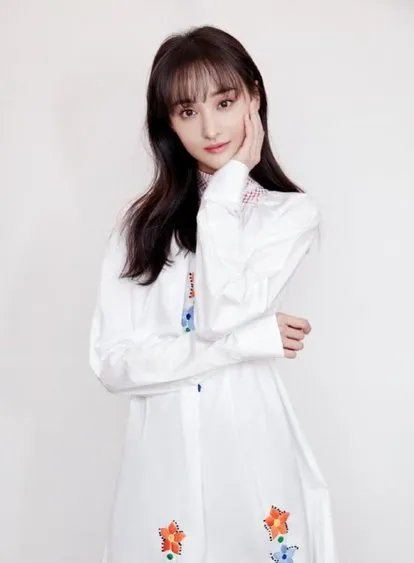 追光哥哥团发文力挺郑爽，郑爽在各位哥哥们眼中是个怎样的人？
