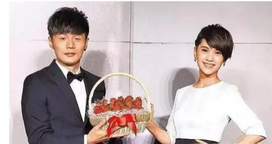 李荣浩和杨丞琳被曝领证,两个人经历了什么,才走到了现在?