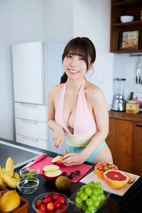 和服下藏着大欧派！正妹纱爱雪白双峰散发浓郁魅力！