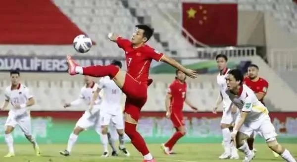 12强赛国足2-3惜败沙特，这场比赛到底输在了哪儿？