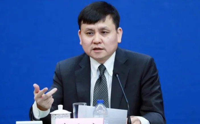针对十一能否出去浪,张文宏是如何发声的?