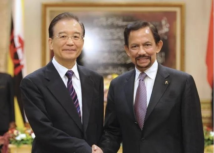 文莱是哪个国家?文莱国王苏丹生活有多奢靡?