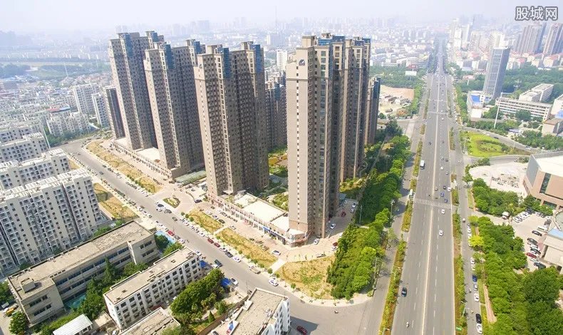 李兆基几个老婆？ 李兆基老婆刘惠娟年轻时照片背景