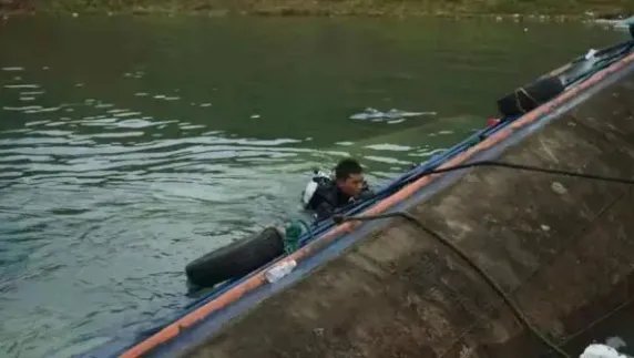 贵州发生客船侧翻事故，致8死7失联，导致这起事故的原因是什么？