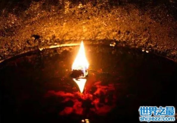 古代墓室长明灯的工作原理,其实是很简单的燃烧原理