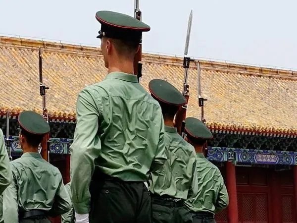 中国第一门面担当亮相红场,他们背后付出了哪些辛苦?